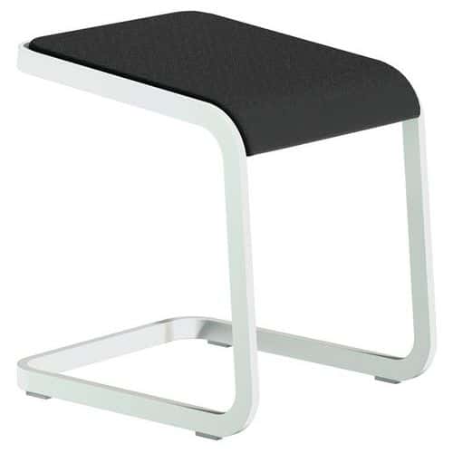 Niedriger ergonomischer Hocker mit weißem Untergestell, C-Stool